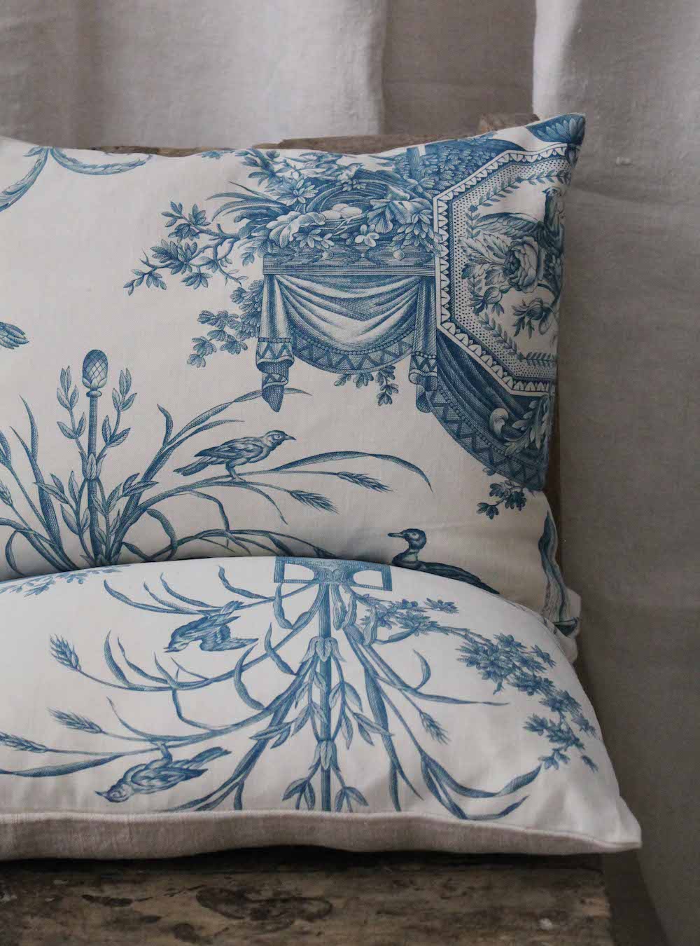 Blue and on sale white scatter cushions