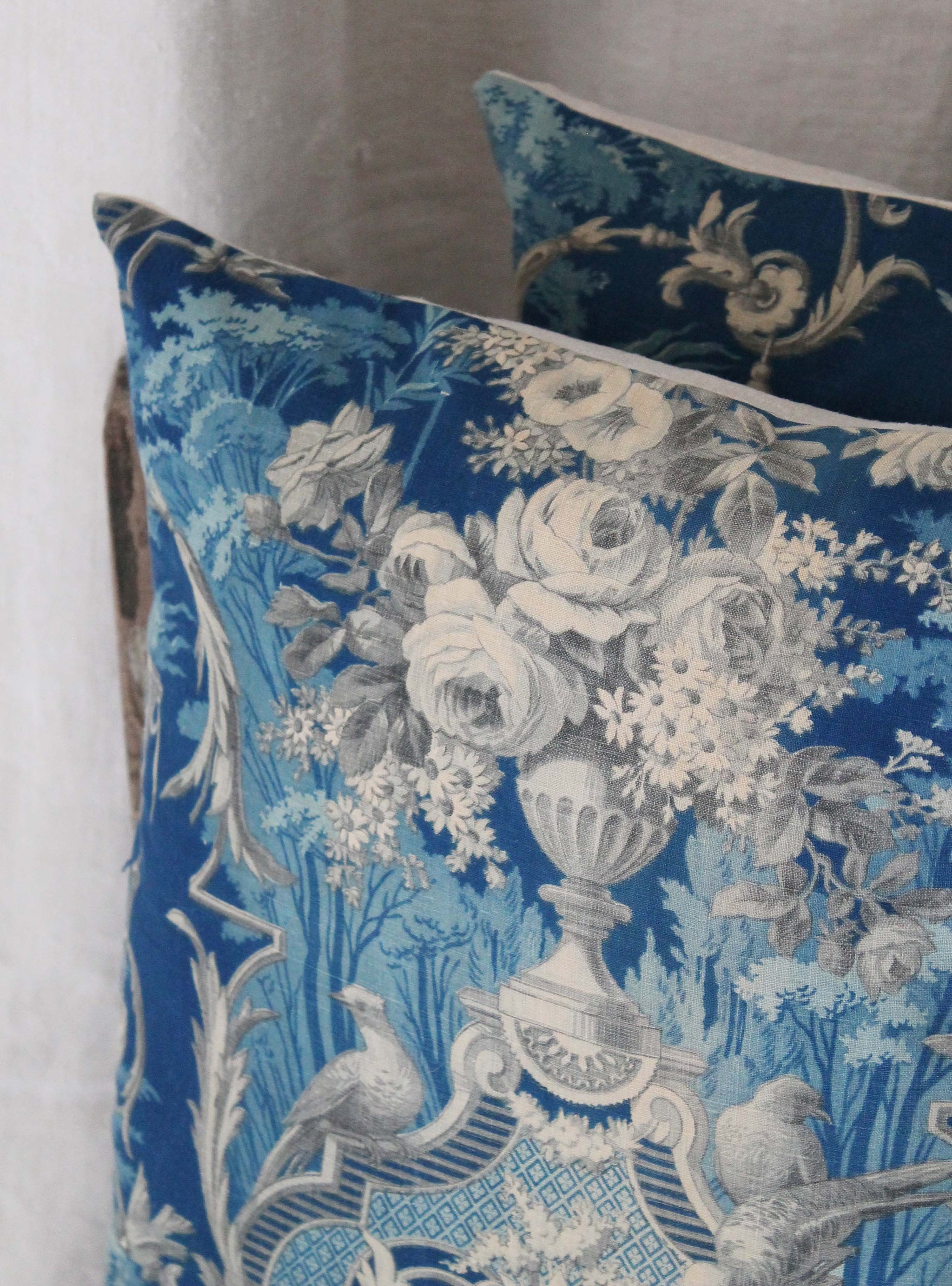 Blue & Grey Toile Scatter Cushion – pillolondon.com